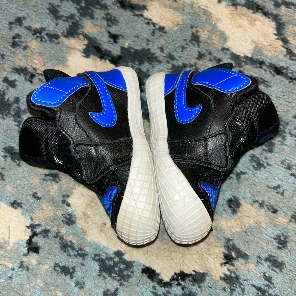 Jordan 1 crib booties size 2C